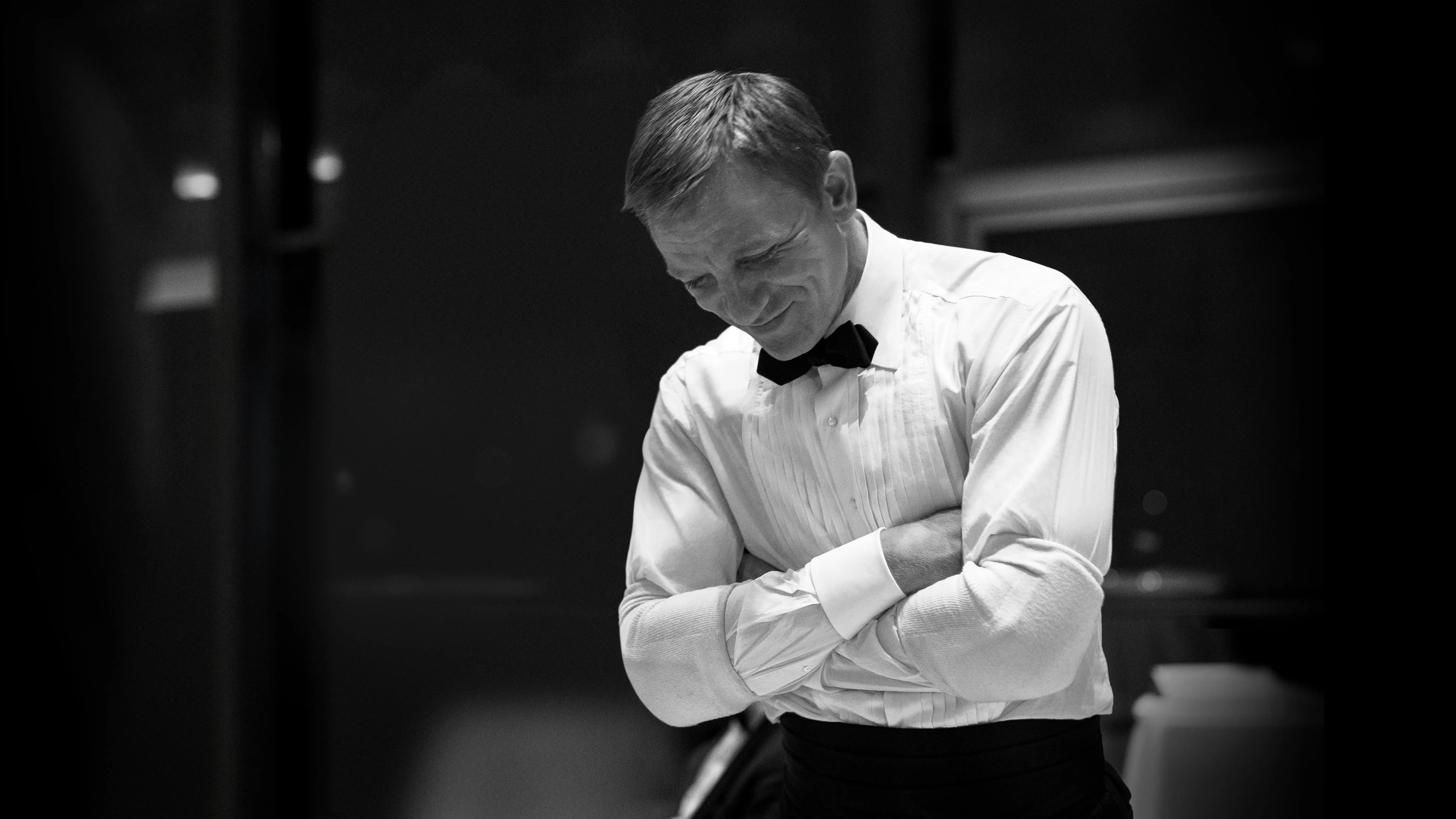Being James Bond Full