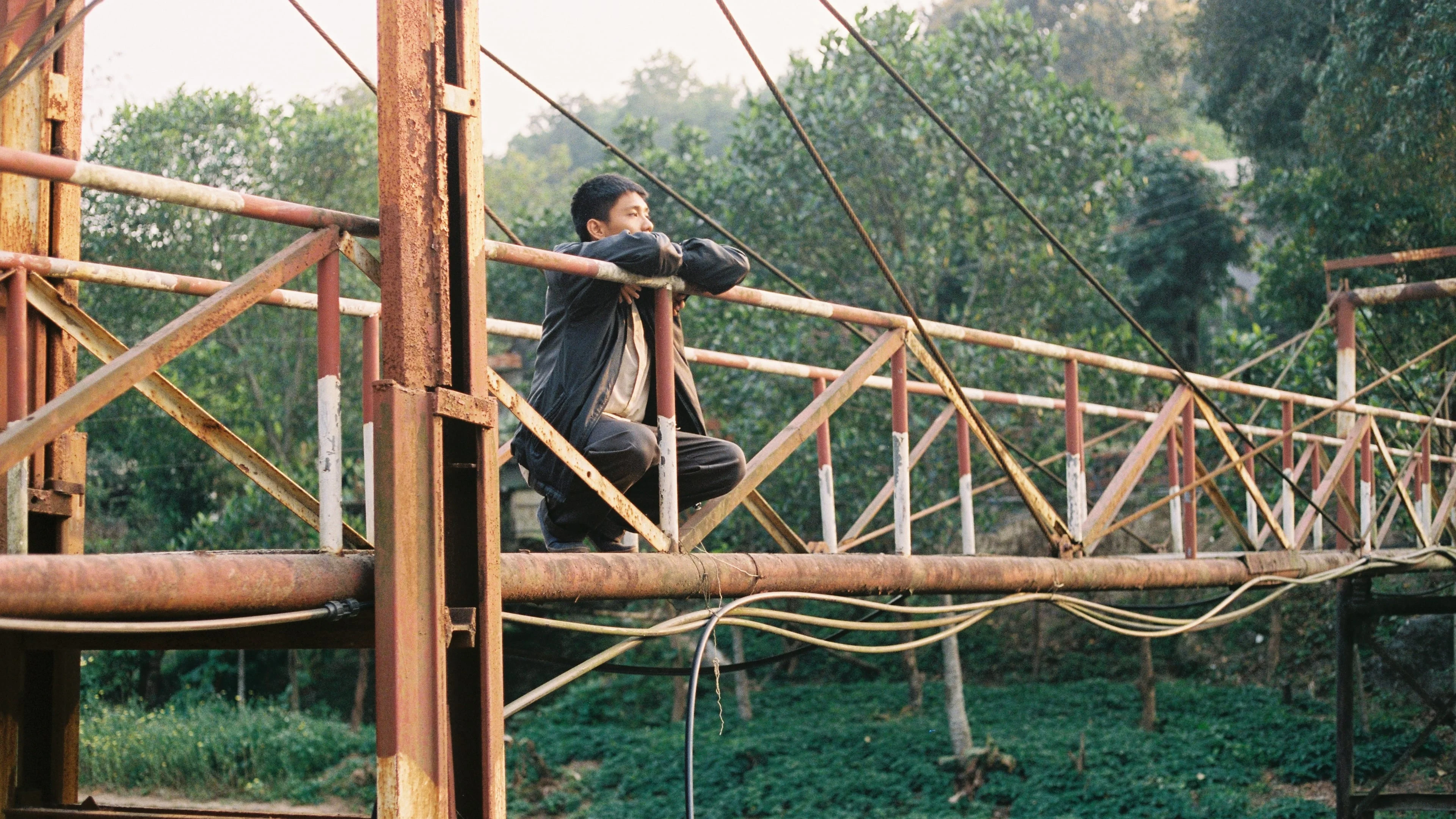 Trong Lòng Đất Full